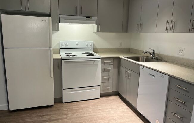 1 bed, 1 bath, 636 sqft, $1,550, Unit 226