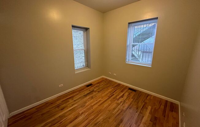 2 beds, 1 bath, $1,650, Unit 4722 #2E