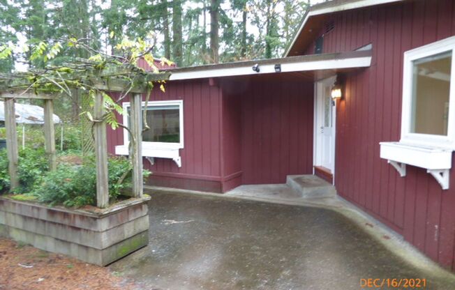 Beautiful 3 Bed 1 Bath Single Family House - Bellevue