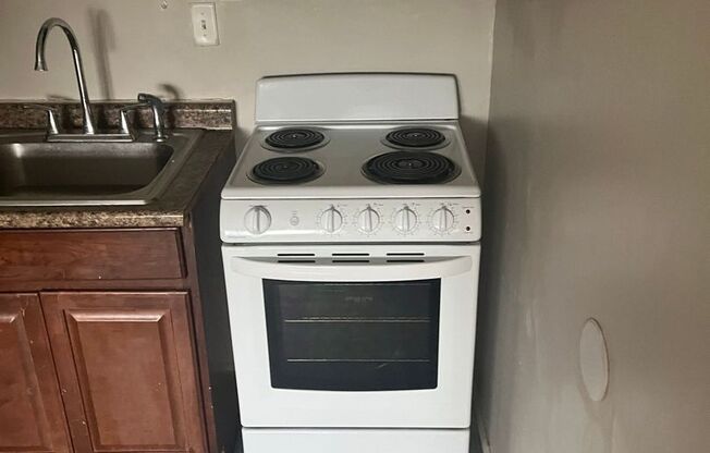 2 beds, 1 bath, 750 sqft, $775, Unit Unit 05
