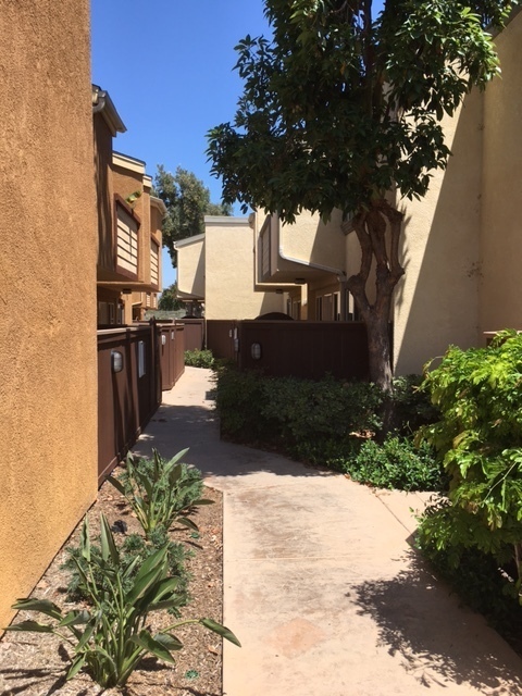 2 beds, 2 baths, $2,650, Unit Unit 284