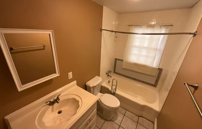 3 beds, 1 bath, $1,150