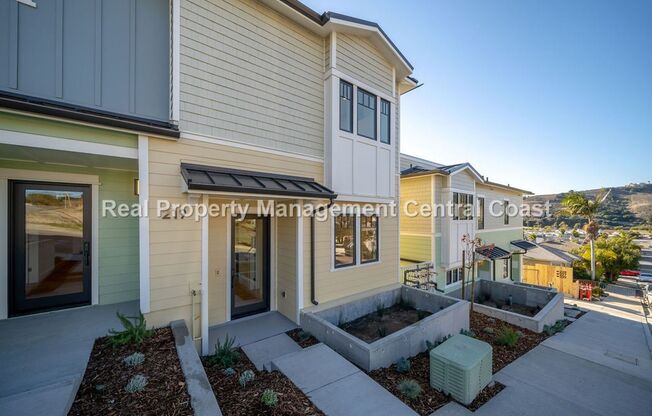 AVAILABLE MARCH - Executive Townhome in Avila Beach