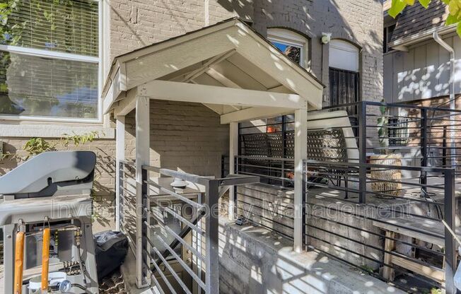 2730 N DOWNING ST