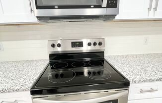 2 beds, 1 bath, $1,515, Unit 451 Frizzell Avenue Unit D R