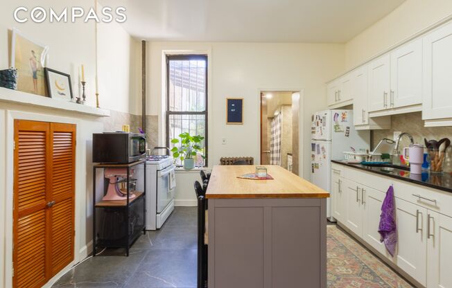 318 11 ST