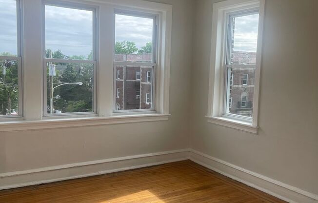 3 beds, 2 baths, 1,425 sqft, $1,875, Unit 4845-B1