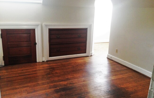 2 beds, 1 bath, $1,700