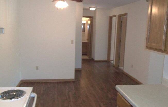 2 beds, 1 bath, 990 sqft, $1,349, Unit 220