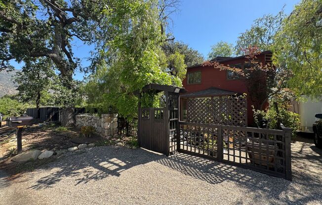 Charming 2 Bedroom Ojai Home with All Utilities Included