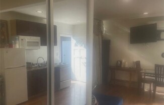 1 bed, 1 bath, 450 sqft, $1,950