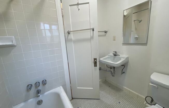 Studio, 1 bath, $1,700, Unit 9