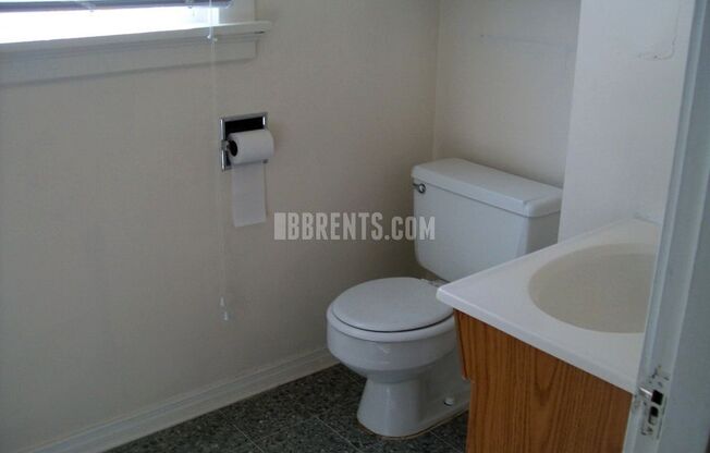 2 beds, 1 bath, $1,195