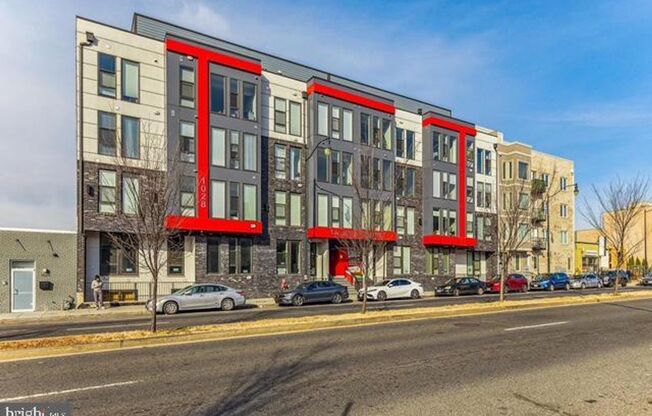 Cozy 3 Bedroom 2 Bathroom Condo- Conveniently Located in the heart of Washington, DC
