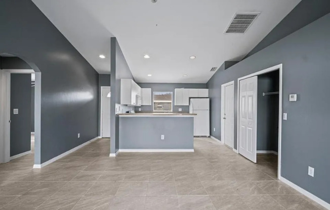 4438 28 ST
