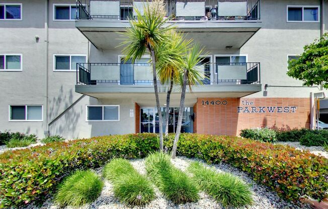 1 bed, 1 bath, 650 sqft, $1,934, Unit APT. 11