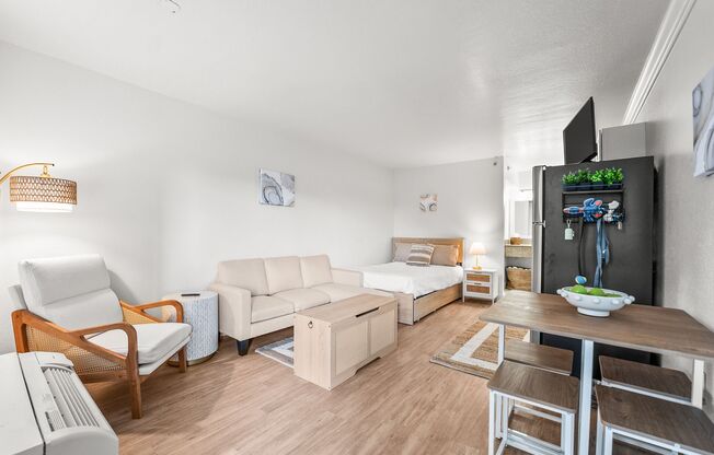 **Modern Studio Apartments In Beaufort Town Center **