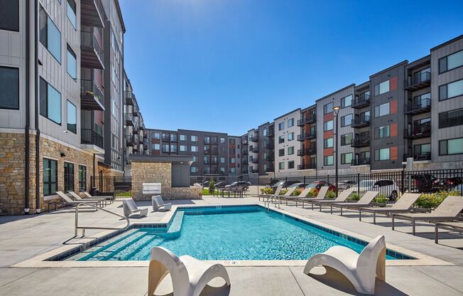 Studio, 1 bath, 601 sqft, $1,129