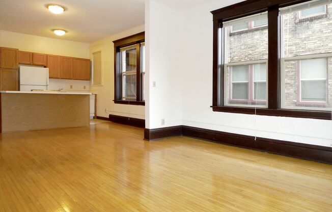 2 beds, 2 baths, 1,000 sqft, $1,475, Unit 5 - 130 - 2