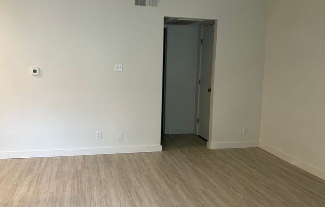 1 bed, 1 bath, 650 sqft, $1,389, Unit SUX-220