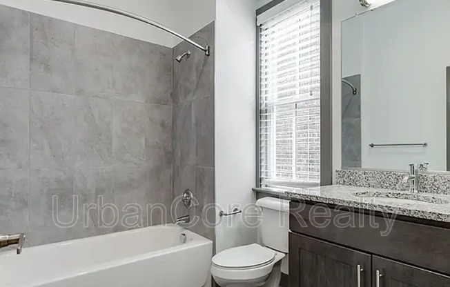 320 N 32 ST