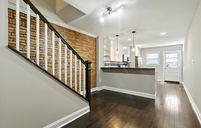 127 W RANDALL ST