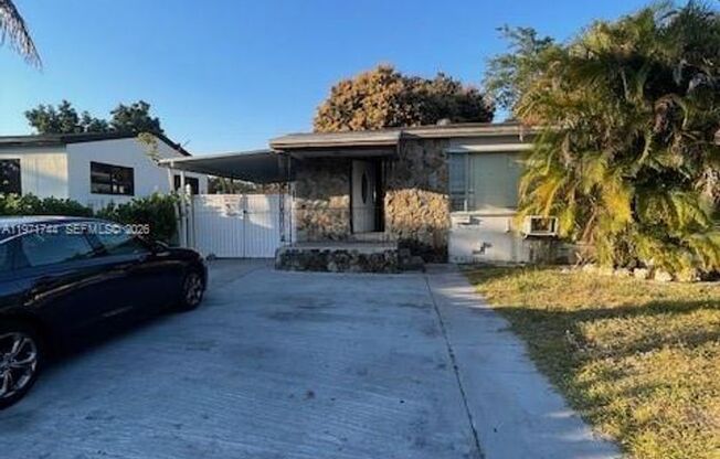 121 NE 169TH TER NORTH MIAMI BEACH, FL 33162