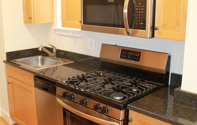 1 bed, 1 bath, 701 sqft, $2,775, Unit 518