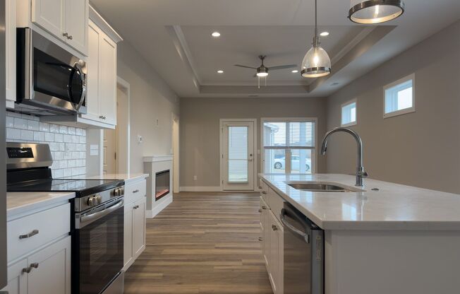 2 beds, 2 baths, 1,300 sqft, $3,199