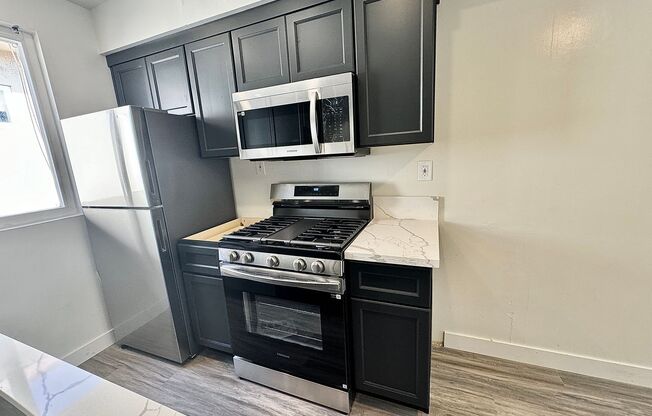 2 beds, 1 bath, 850 sqft, $2,599, Unit 5