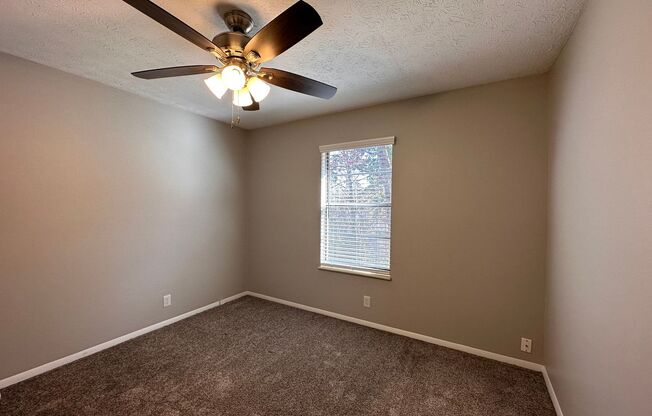 2 beds, 1 bath, 960 sqft, $1,365, Unit 64