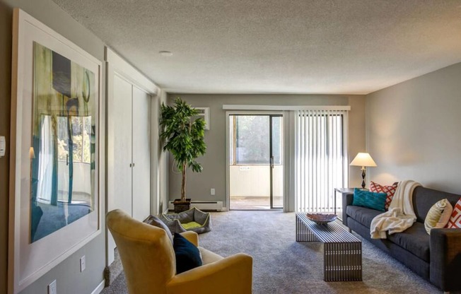 living Room at Glen at Burnsville, Burnsville, MN 55337