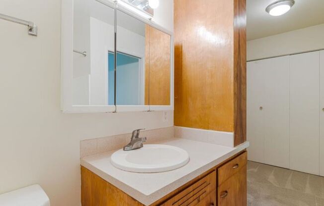 Studio, 1 bath, 375 sqft, $1,075, Unit 213