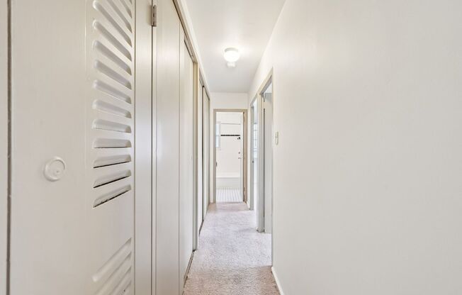 2 beds, 1 bath, 610 sqft, $850, Unit 195-03