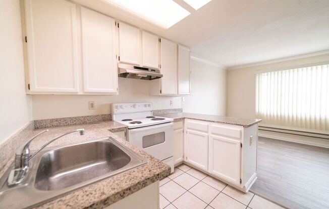 21059-21063 Royal Ave