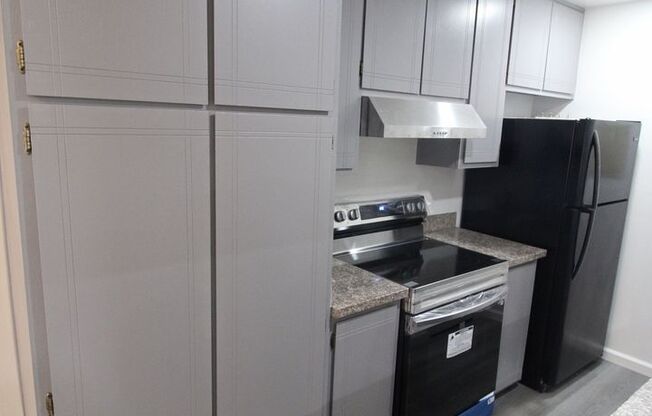 2 beds, 1 bath, $2,899