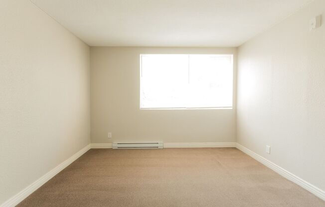 2 beds, 1 bath, 690 sqft, $2,800, Unit 208