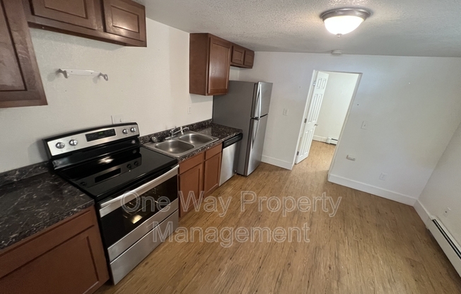 1317 11 AVE