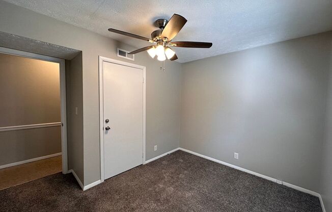 2 beds, 1 bath, 960 sqft, $1,365, Unit 64