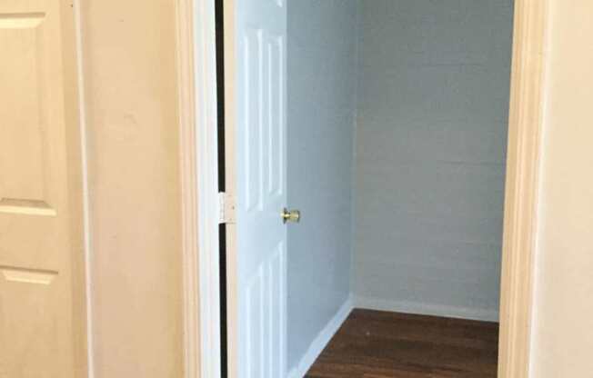 2 beds, 1 bath, 762 sqft, $825