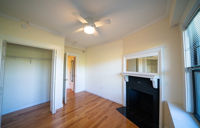 2 beds, 1 bath, $3,650, Unit 12