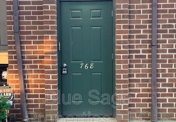 768 PUTNAM BLVD