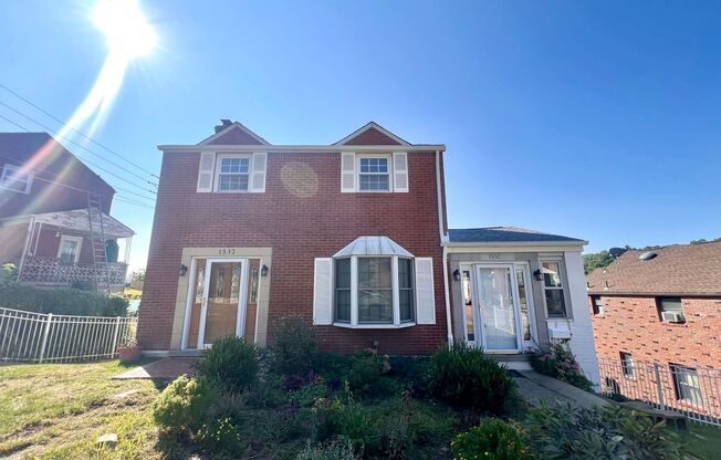 Pittsburgh - 2 Bedroom 1.5 Bathroom - Home for Rent
