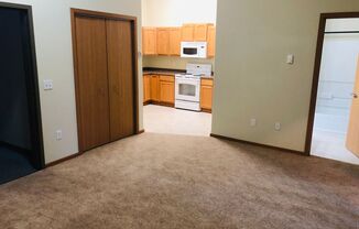 2 beds, 1 bath, $795, Unit A