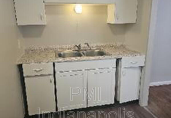 8 N BUTLER AVE