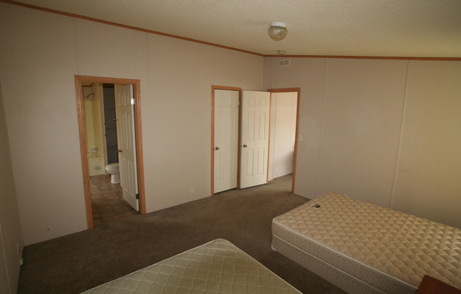 3 beds, 2 baths, $1,750