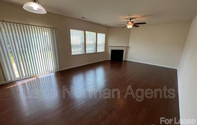 10374 RUTLEDGE RDG DR