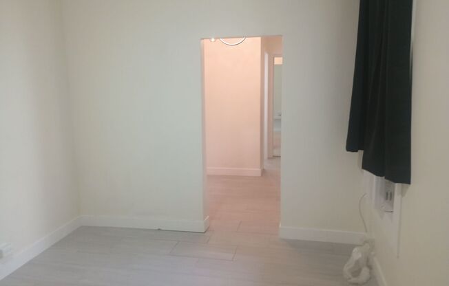 Studio, 1 bath, 300 sqft, $1,500, Unit 32
