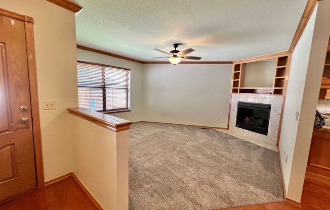 NW Norman 4-3-2 Executive Lease Home!