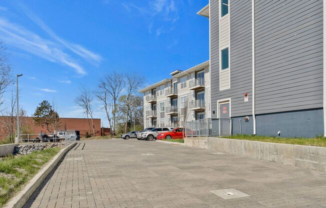 2 beds, 2 baths, 920 sqft, $1,599, Unit 210